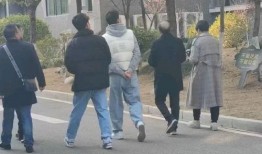 热门事件吃瓜网红视频,网红吃瓜视频背后的真相与争议